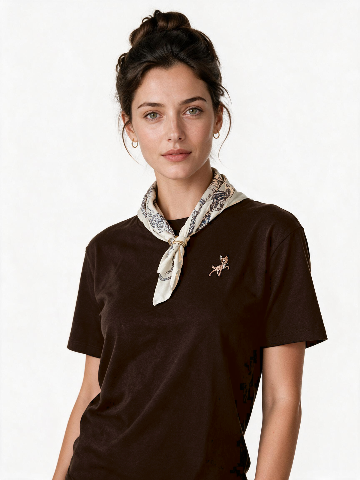 Dark brown t-shirt with small embroidered motif