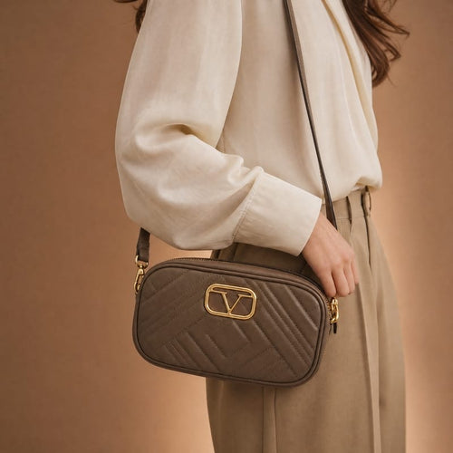 19V69 Italia Quilted Camera/Crossbody Bag – Taupe