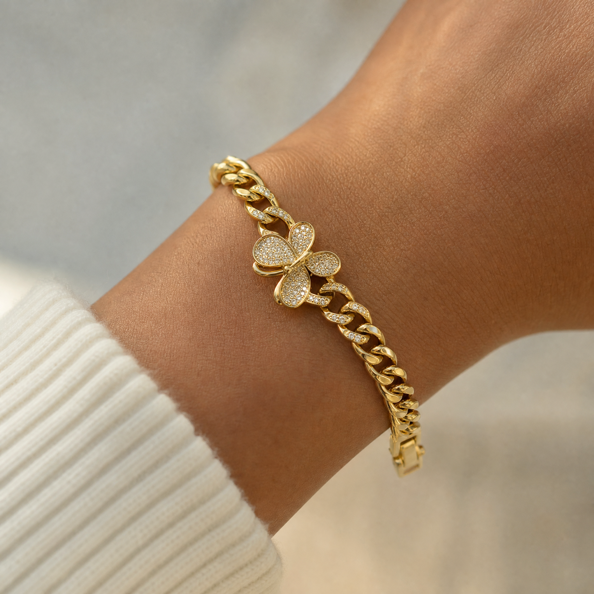 Gold Crystal Butterfly Bracelet – detail