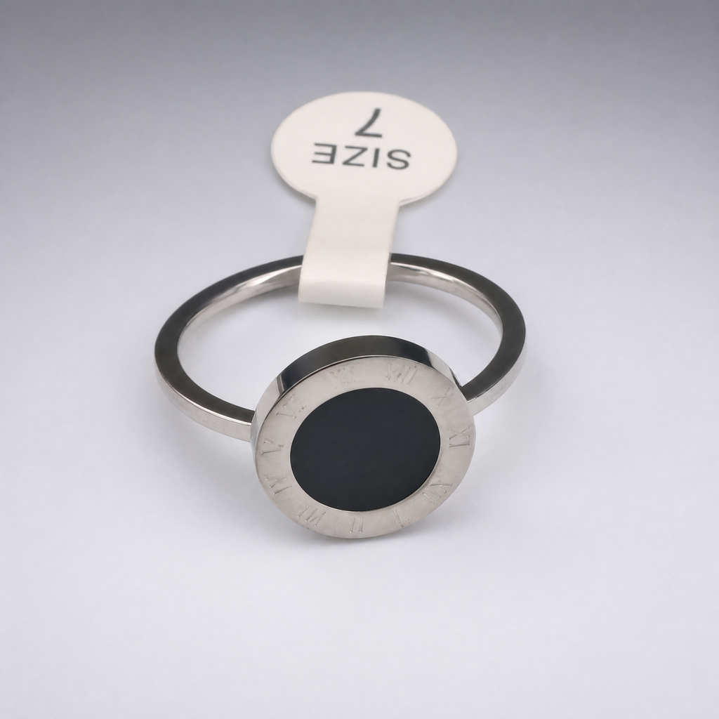 Roman Numeral Ring – Black & Silver – detail